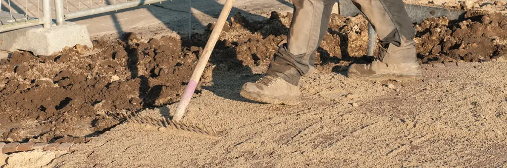 Een rond terras met klinkers aanleggen. Hoe doe je dat? - Bindels Buiten Beleving