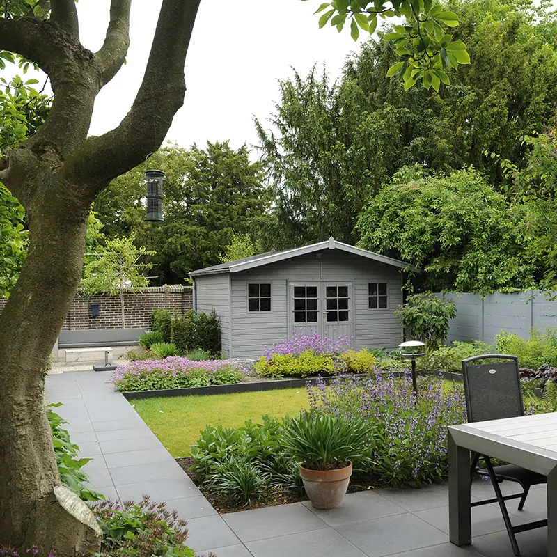 Voorjaar in de tuin? Mei is hét moment om te zaaien, planten en genieten. Ontdek tips voor kleur, groei en volop buitenleven.